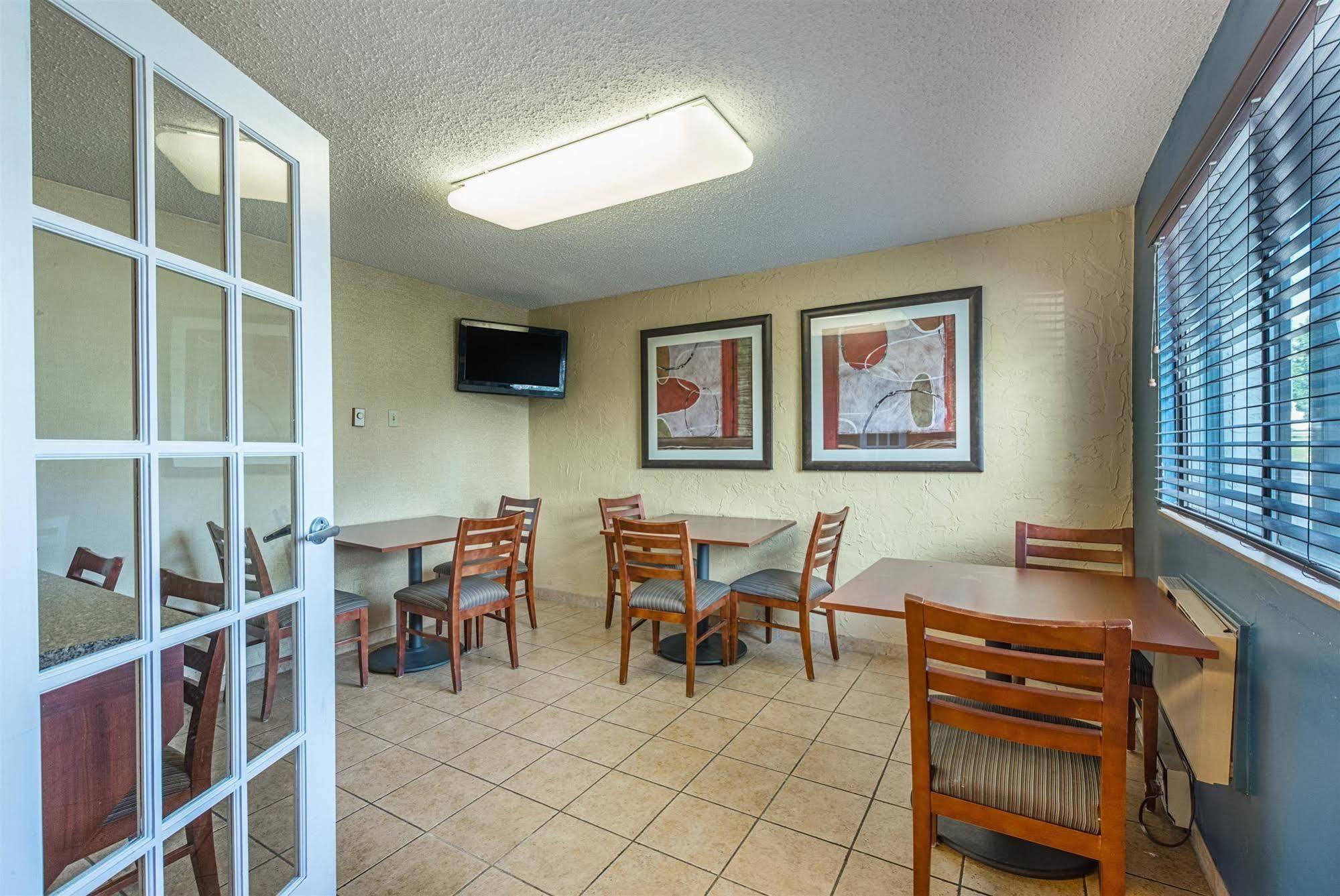 Rodeway Inn Cascade エクステリア 写真
